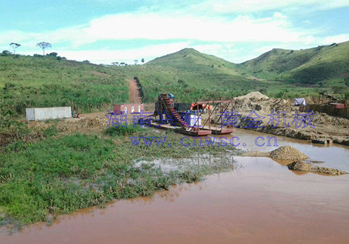 挖金船-剛果金-工作現場(chǎng)